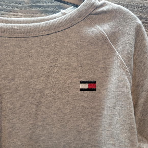 Tommy Hilfiger Sports Pullover Sweater Size Medium - Picture 2 of 3